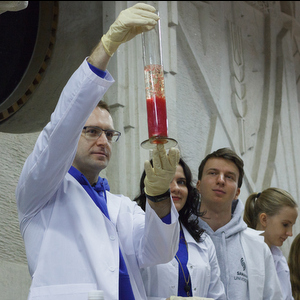 Самарский университет продолжил научный марафон ярким химическим шоу