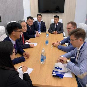 Владимир Богатырев и Ван Цзинсонг обсудили варианты сотрудничества на МАКС-2019