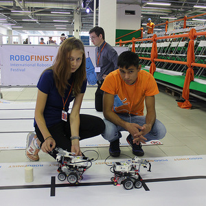 В Санкт-Петербурге состоялся Международный фестиваль робототехники «Робофинист 2015»