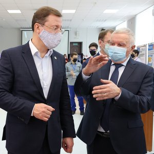 Дмитрий Азаров: "Научные разработки должны приносить практическую пользу людям"