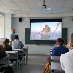 Студенты узнали об арктической кругосветке путешественника Родиона Светличнов